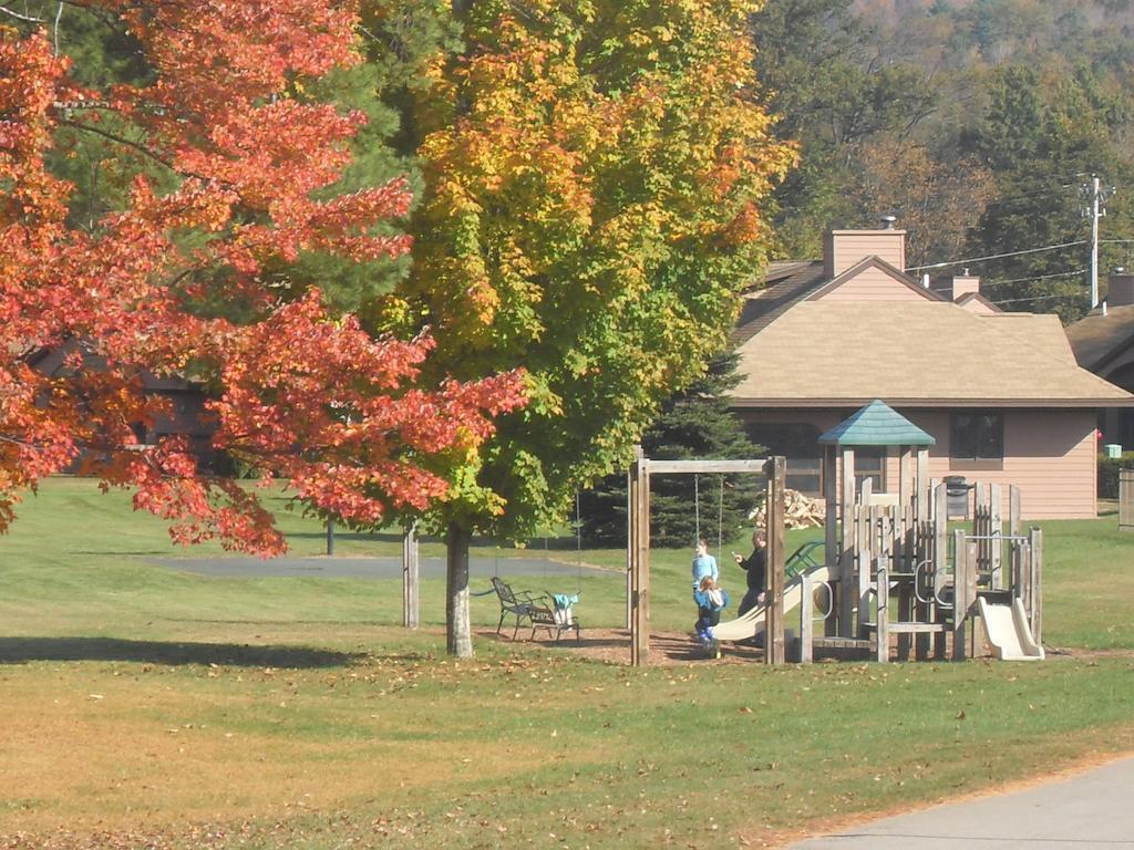 Jack O'Lantern Resort Lodging Woodstock Exterior photo